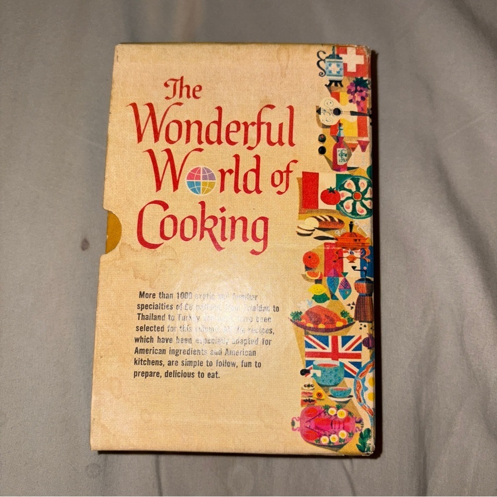 The Wonderful World of Cooking 4 Volume Vintage Cookbook Set 1960s - Picture 2 of 3